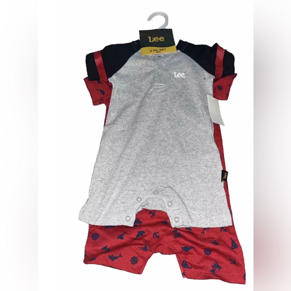 Size 18 months Lee’s 2 piece set